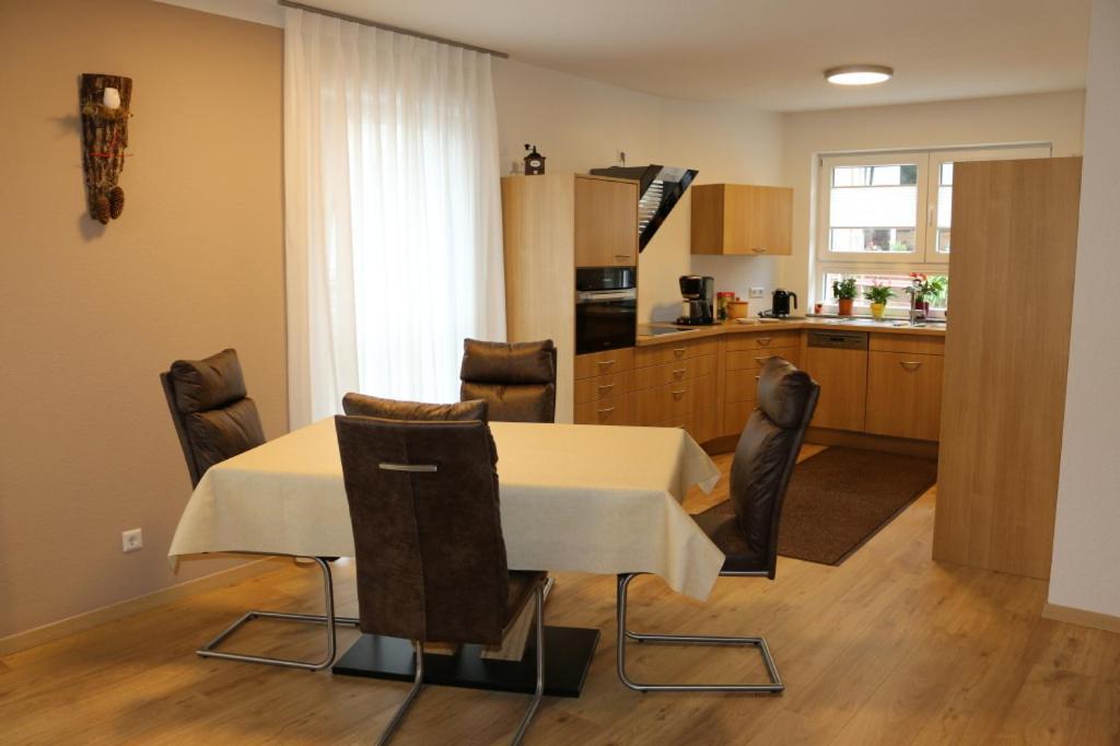 Ferienwohnung Am Berg 布罗因灵恩 外观 照片
